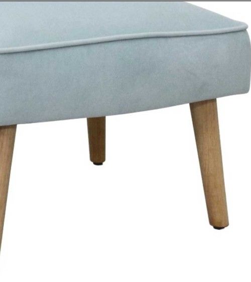 Butaca terciopelo Mary, con patas de madera Butaca terciopelo Mary, con patas de madera