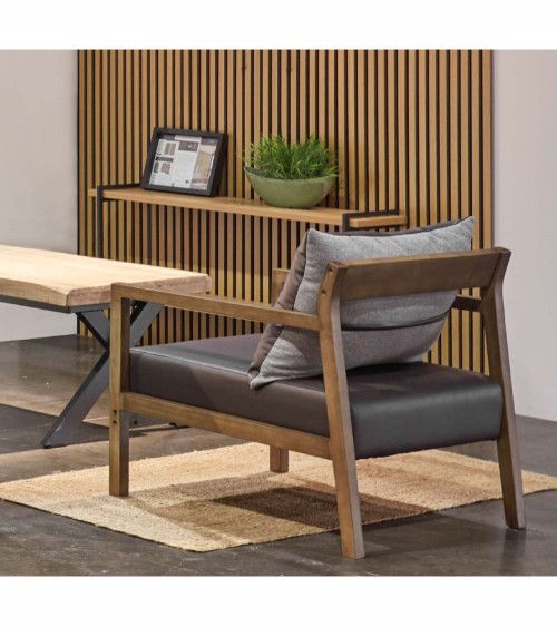 Butaca de diseño ESBEN, de madera de haya y polipiel